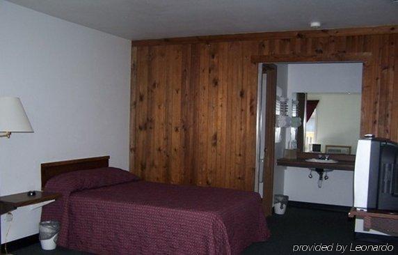 Fairvue Studios Springfield Room photo